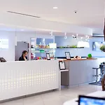 호텔 Express - Est By Ihg 3*