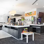 Express - Est By Ihg 호텔