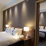 Express - Est By Ihg 호텔 3*