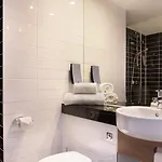 호텔 Express - Est By Ihg 3*