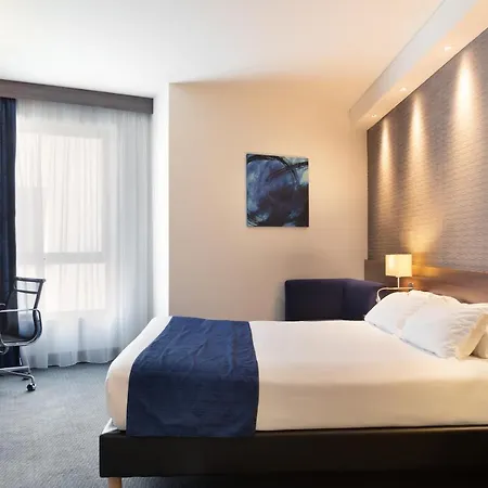 Express - Est By Ihg 3* تولون