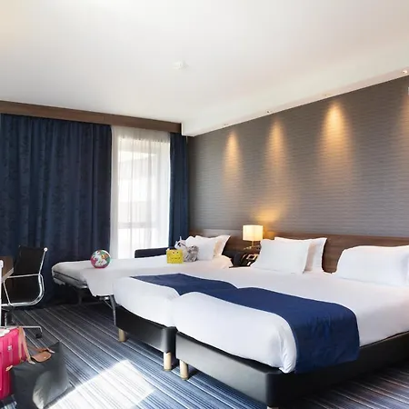 Express - Est By Ihg Hotel 3*