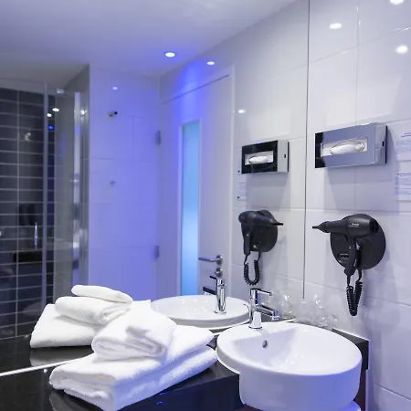 Hotel Express - Est By Ihg