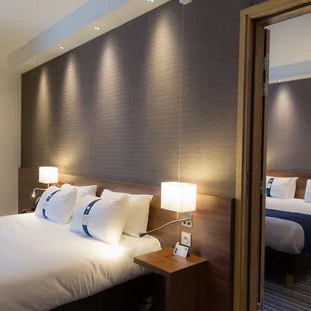 Express - Est By Ihg Hotel 3*