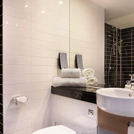 Hotel Express - Est By Ihg 3*