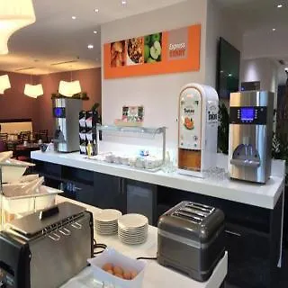 Express - Est By Ihg Hotell 3*