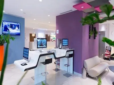 호텔 Express - Est By Ihg 3*