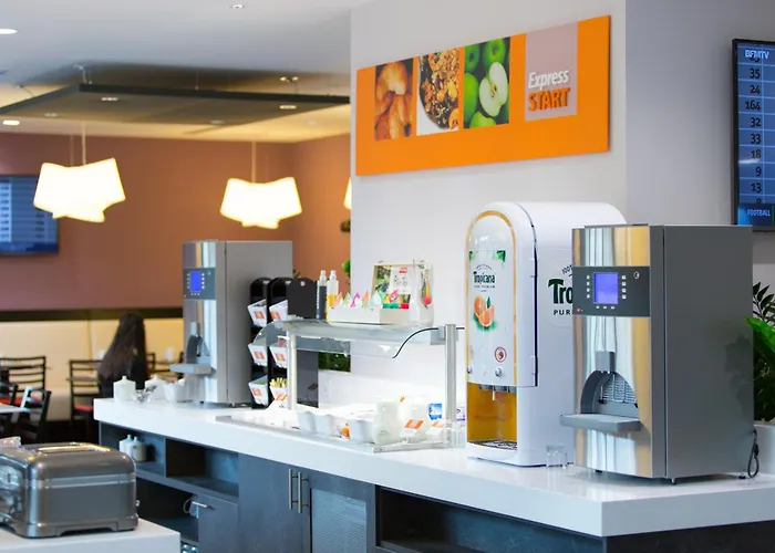Express - Est By Ihg Hotel