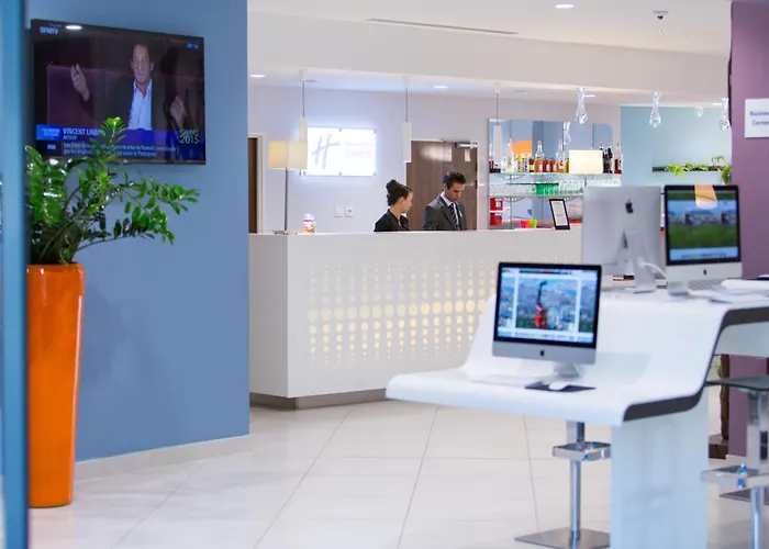 Express - Est By Ihg Hotel