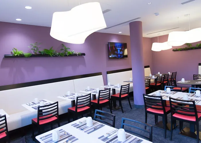 Express - Est By Ihg Hotel