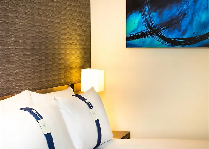 Express - Est By Ihg Hotel Toulon