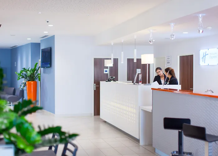 Express - Est By Ihg Toulon