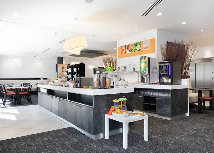 Express - Est By Ihg Hotel