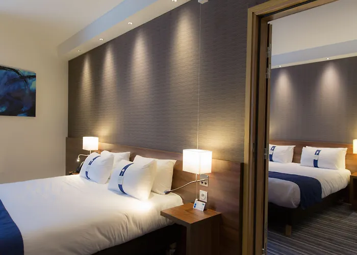 Express - Est By Ihg Hotel 3*